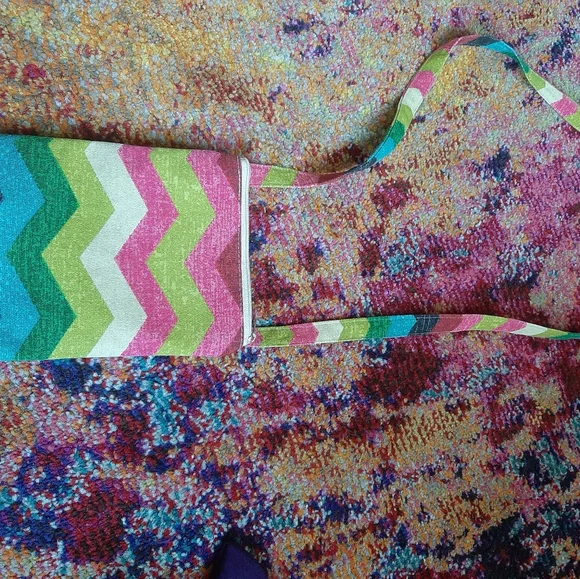 Multicolor chevron crossbody purse NWOT - Picture 2 of 3